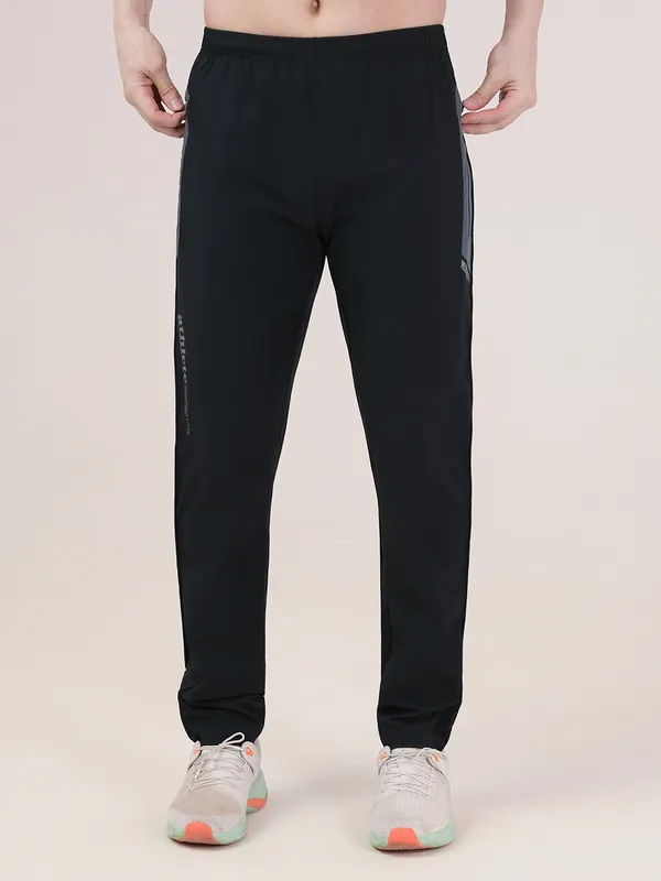 ATHLETE_PRO_TRACK_PANT