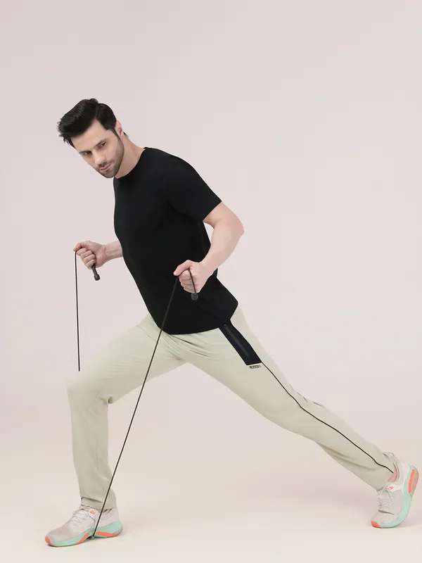 ATHLETE_PRO_TRACK_PANT