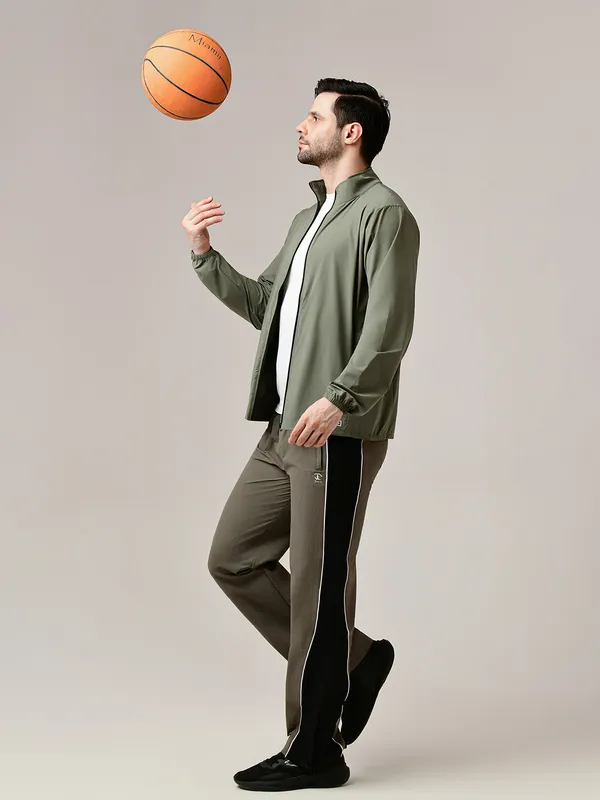 Aerolite_Jacket