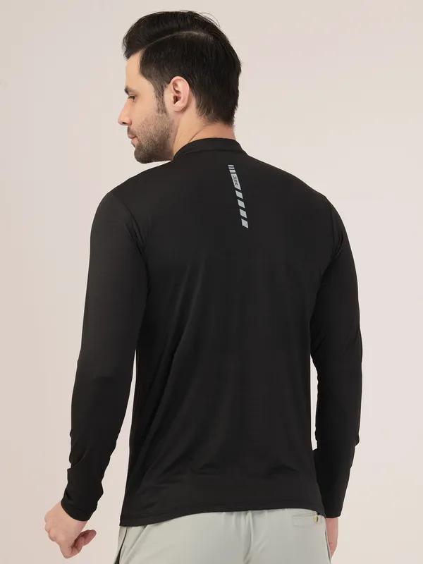 BLACK_FULL_SLEEVE_ZIPPER_TSHIRT