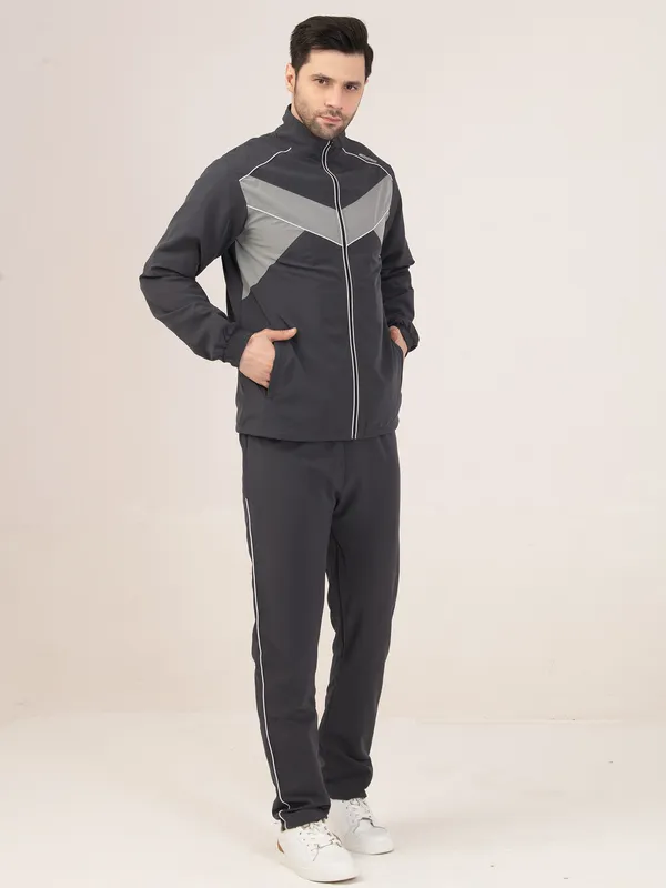 GREY_X011_TRACK_SUIT_FOR_MEN