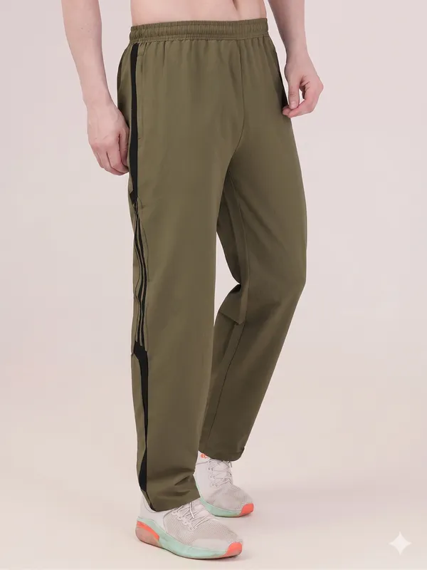 MENS_STRIPED_RELAXED_FIT_TRACK_PANT