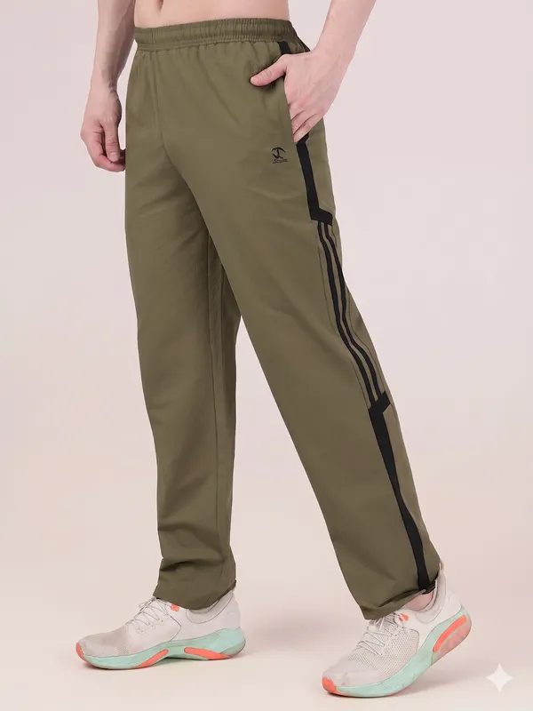 MENS_STRIPED_RELAXED_FIT_TRACK_PANT