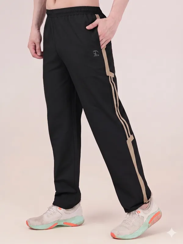 MENS_STRIPED_RELAXED_FIT_TRACK_PANT