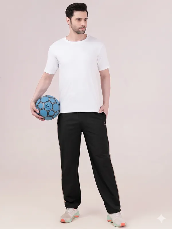 MENS_STRIPED_RELAXED_FIT_TRACK_PANT