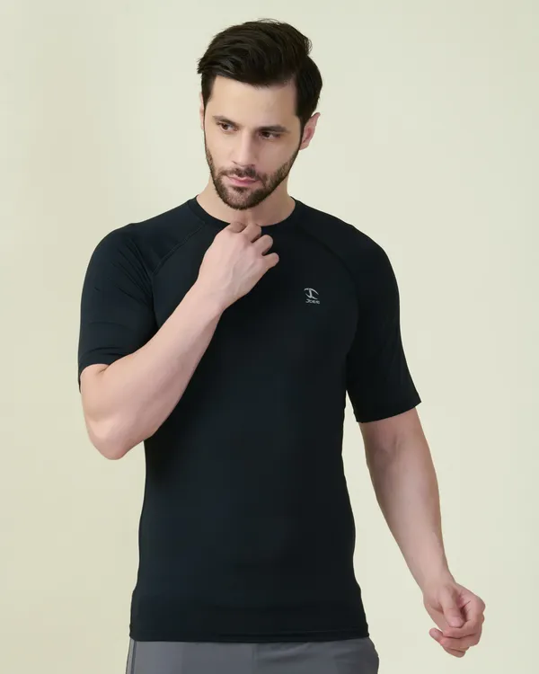 Black_Half_Sleeve_Compression_Tshirt