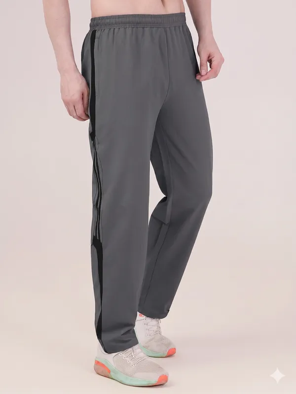 Men_Striped_Relaxed_Fit_Trackpant