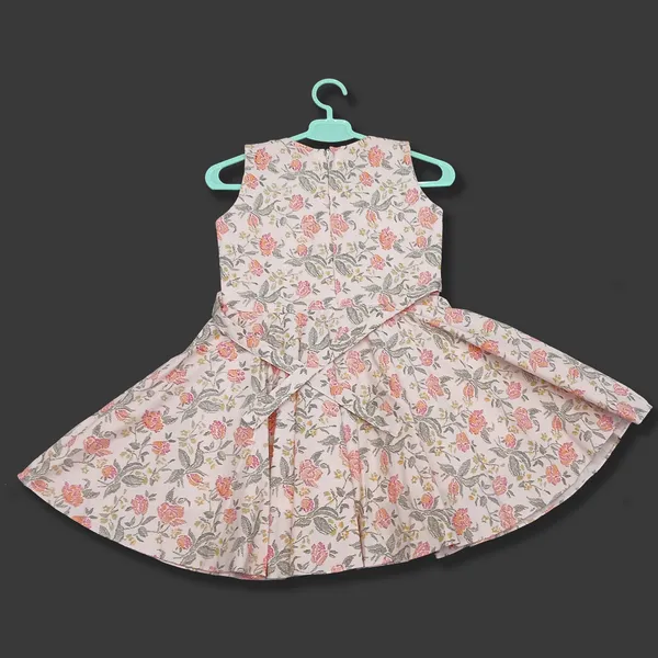 Pariari_Girls_Floral_Printed_Sleeveless_Dress_For_Girls