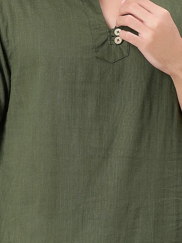 Green_Pure_Cotton_Regular_Kurta_For_Mens