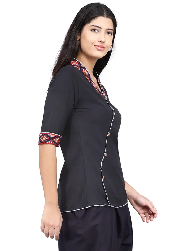 SATAV_Black_Pure_Cotton_Regular_Kurta_For_Women