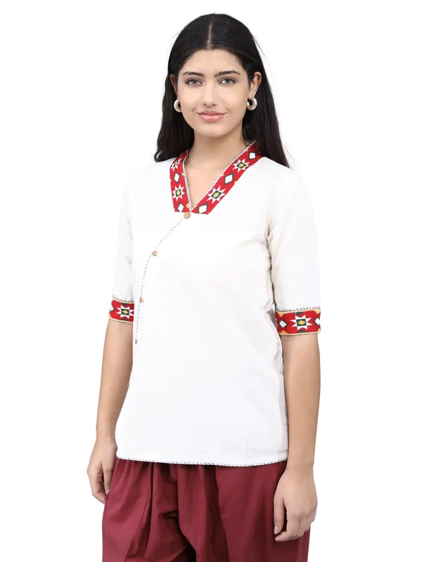 SATAV_White_Pure_Cotton_Regular_Kurta_For_Women