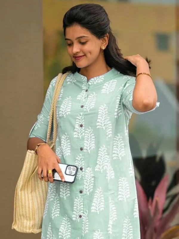 Women's_Pastel_Green_Cotton_Floral_Printed_Co-ord_Set_-_Straight_Kurta