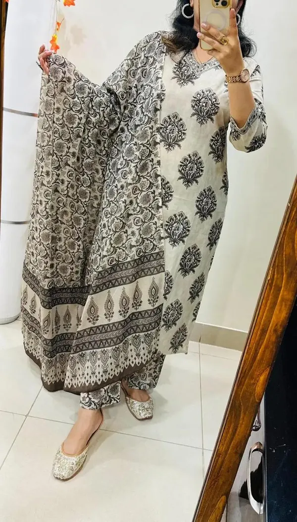 Beautiful_White_Printed_Kurti_Pant_Dupatta_Set
