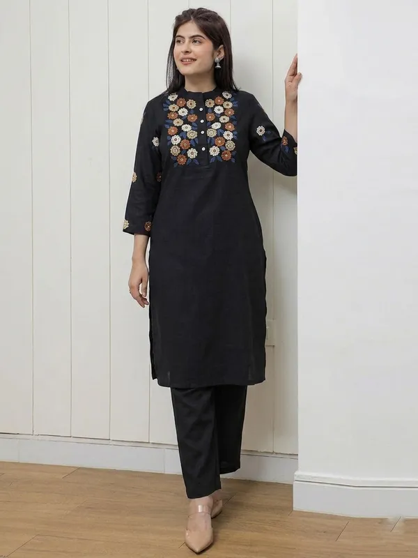 Black_Embroidered_Cotton_Flex_Kurta_and_Pant_Set