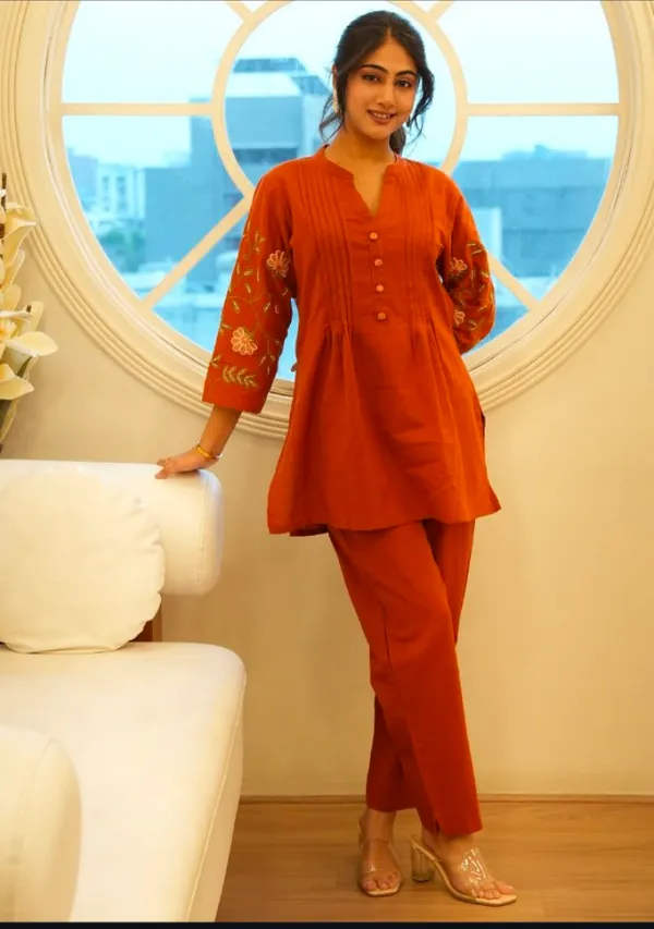 Cotton_co-ord_set_flower_embroidery_in_hand