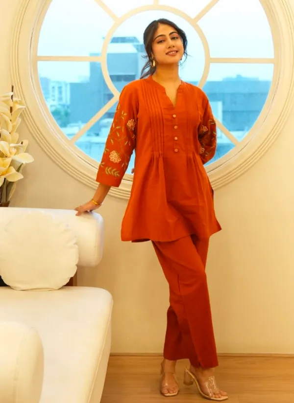 Cotton_co-ord_set_flower_embroidery_in_hand