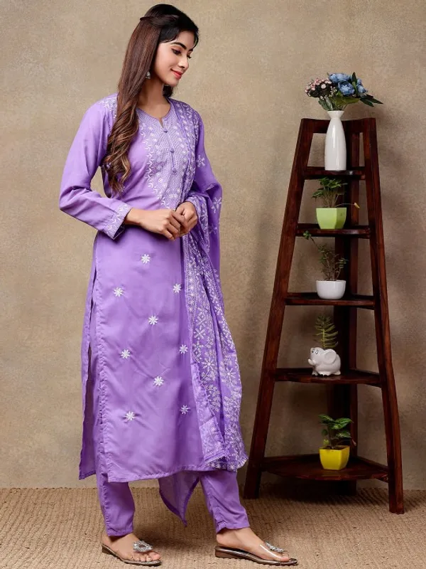 Ethnic_Motifs_Embroidered_Chikankari_Pure_Cotton_Kurta_with_Trouser_&_Dupatta