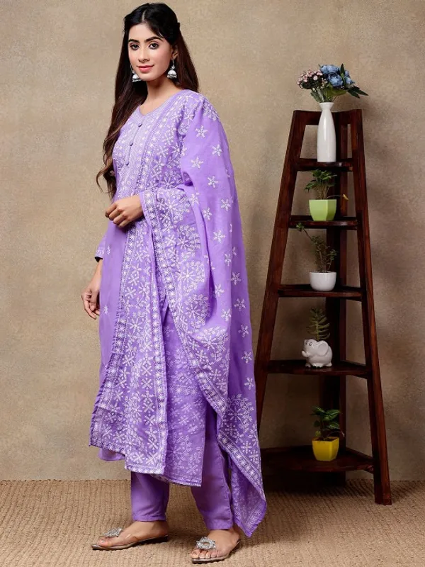 Ethnic_Motifs_Embroidered_Chikankari_Pure_Cotton_Kurta_with_Trouser_&_Dupatta