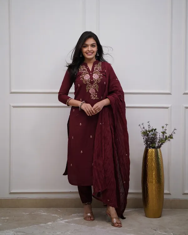 GIVA_KURTI_Maroon_Embroidered_Cotton_Suit_Set_with_Dupatta