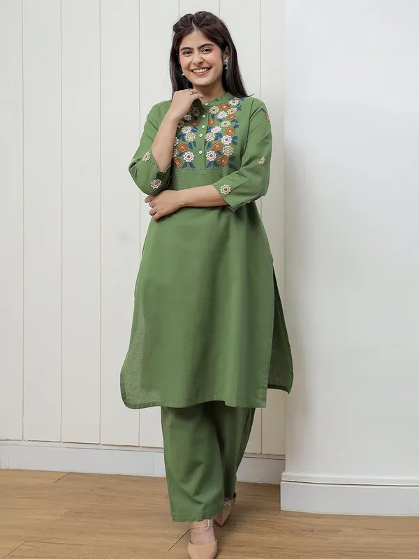 Green_Embroidered_Cotton_Flex_Kurta_and_Pant_Set