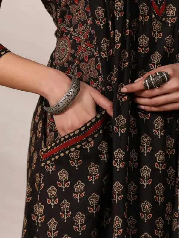 Kurta_With_Pant_Dupatta_Set