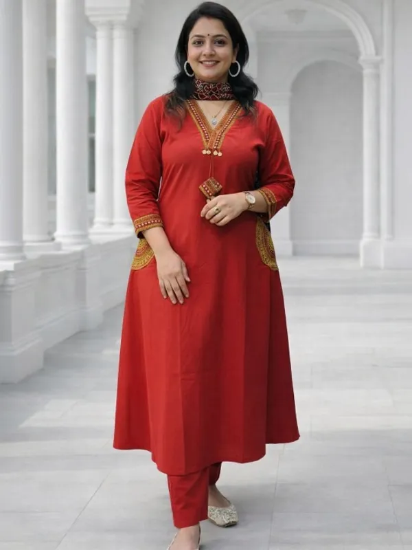 Women_Ethnic_Motifs_Embroidered_Regular_Thread_Work_Kurta_with_Trousers_&_With_Dupatta