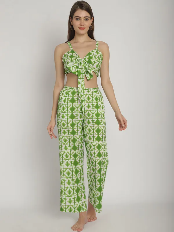 Green_Geometric_Top_&_Pants_For_Women