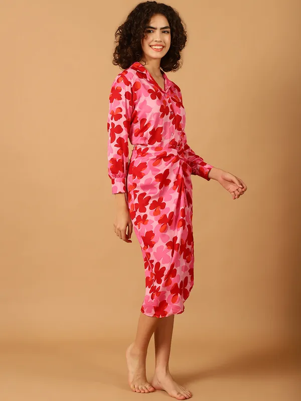 Pink_Floral_Printed_Vacation_Wear_Set