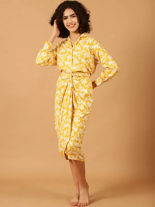 Yellow_Leaf_Printed_Vacation_Wear_Set__For_Women