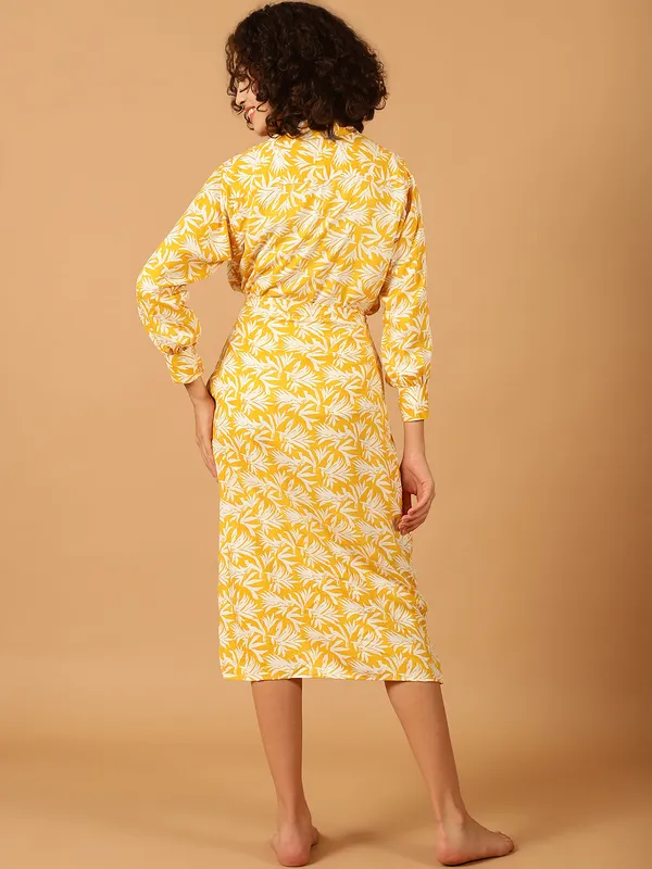 Yellow_Leaf_Printed_Vacation_Wear_Set__For_Women