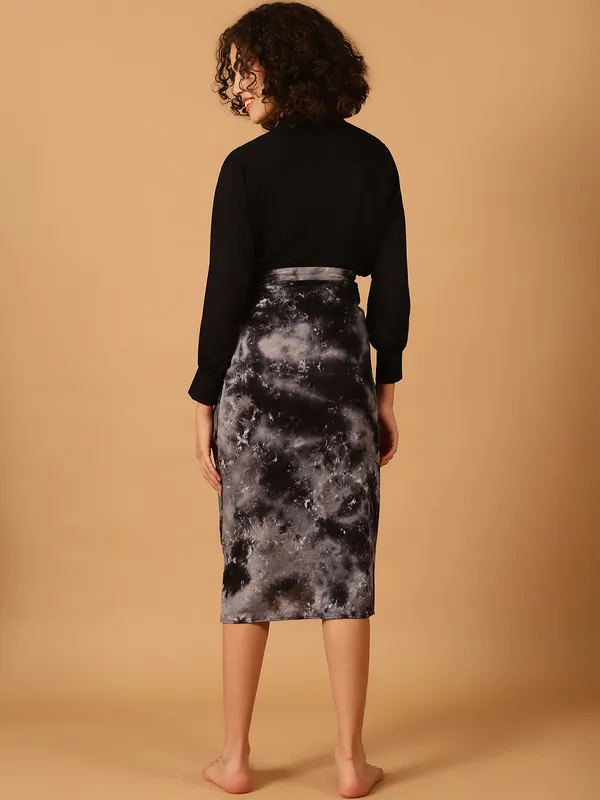 Black_Tie_&_Dye_Printed_Vacation_Wear_Set