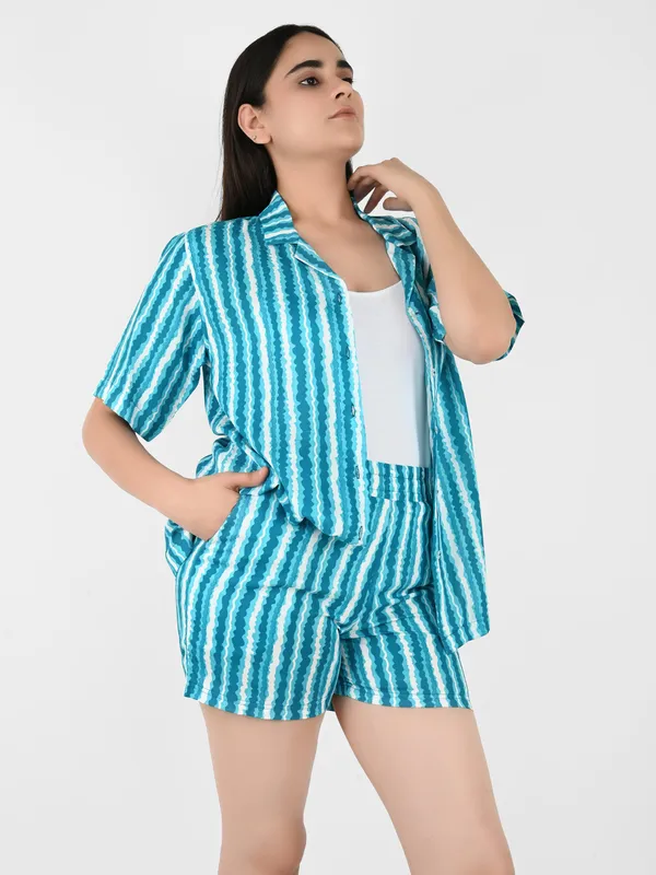Blue_Stripes_Printed_Cover_Up_Co-Ord_Set_For_Women