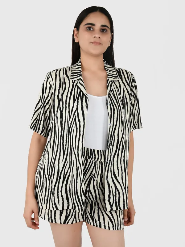 Black_Zebra_Printed_Cover_Up_Co-Ord_Set_For_Women
