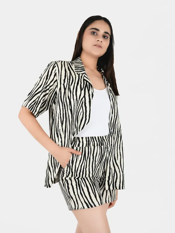 Black_Zebra_Printed_Cover_Up_Co-Ord_Set_For_Women