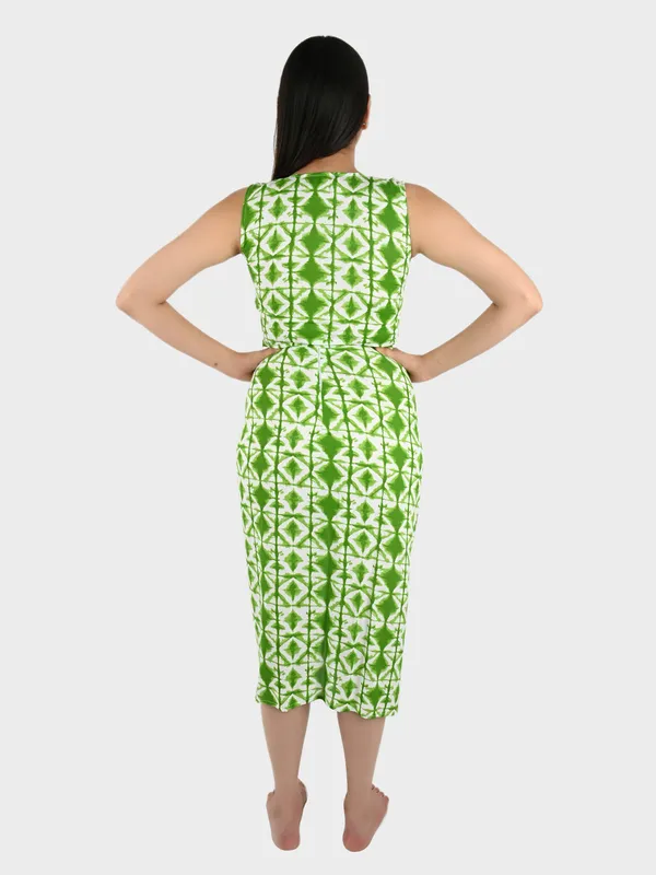 Green_Geometric_Printed_Top_&_Front_Tie-Up_Skirt_Set_for_Women