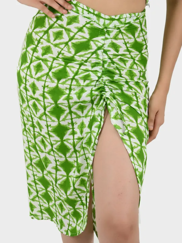 Green_Geometric_Printed_Top_&_Front_Tie-Up_Skirt_Set_for_Women