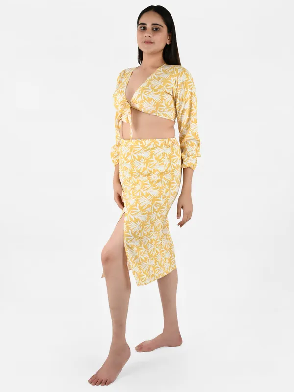 Yellow_Leaf_Printed_Top_&_Skirt