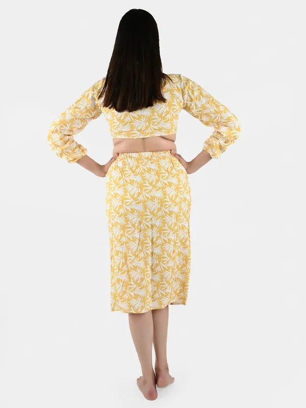 Yellow_Leaf_Printed_Top_&_Skirt