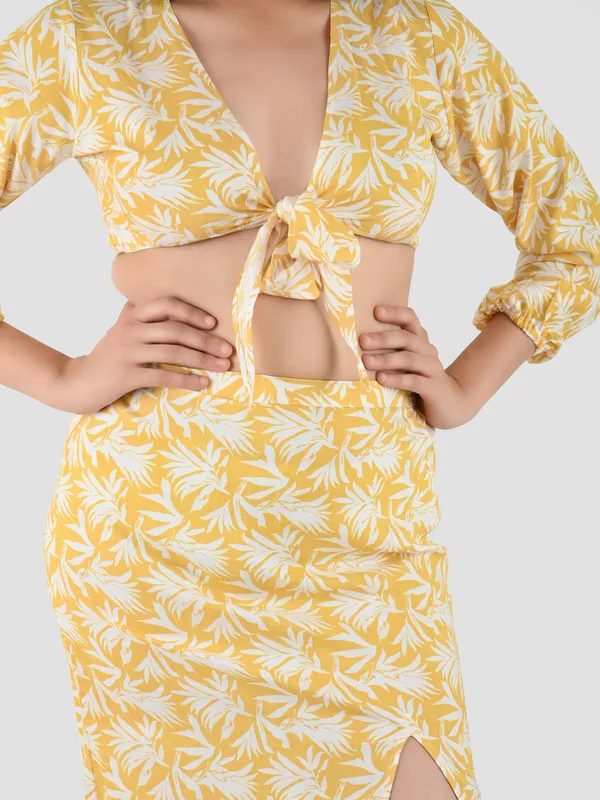 Yellow_Leaf_Printed_Top_&_Skirt