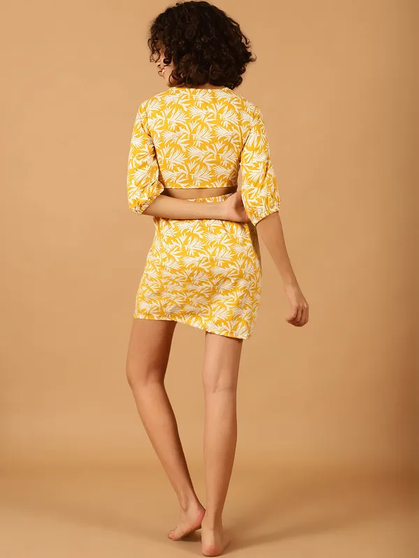 Yellow_Tropical_Printed_Cut-Out_Dress_for_Women