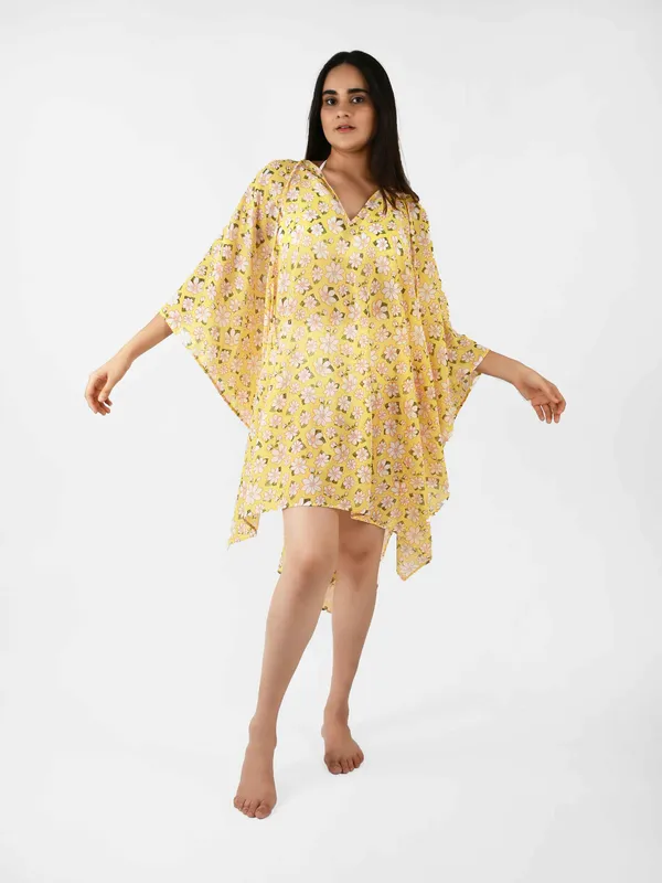 Yellow_Floral_Printed_Poncho_Cover-Up_Kaftan_for_Women
