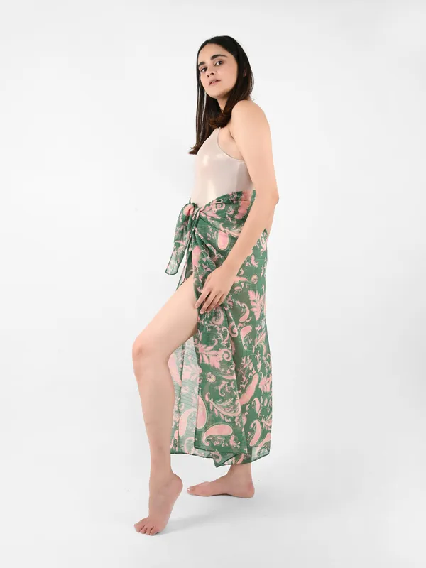 Green_Paisley_Printed_Long_Sarong_for_Women