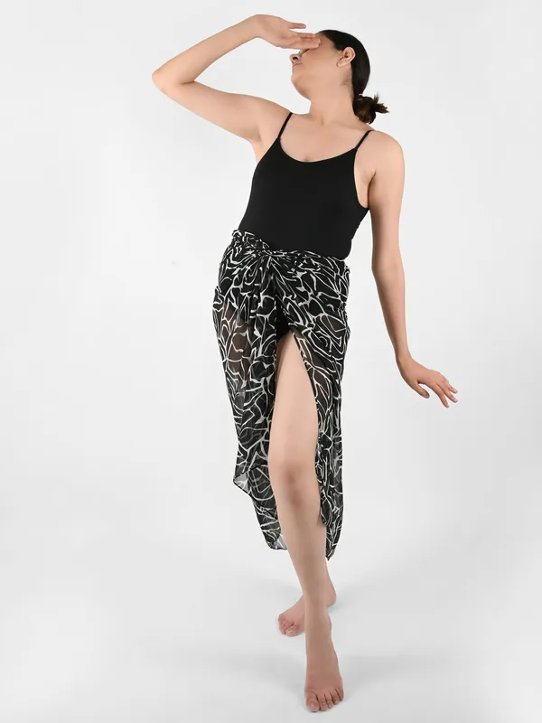 Black_Abstract_Printed_Long_Sarong_for_Women