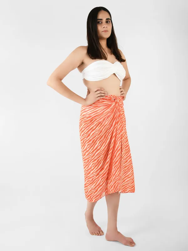 Orange_Strokes_Printed_Long_Sarong_for_Women