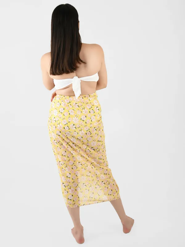 Yellow_Floral_Printed_Long_Sarong_for_Women