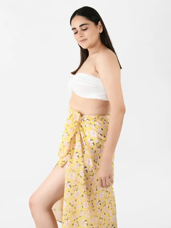 Yellow_Floral_Printed_Long_Sarong_for_Women