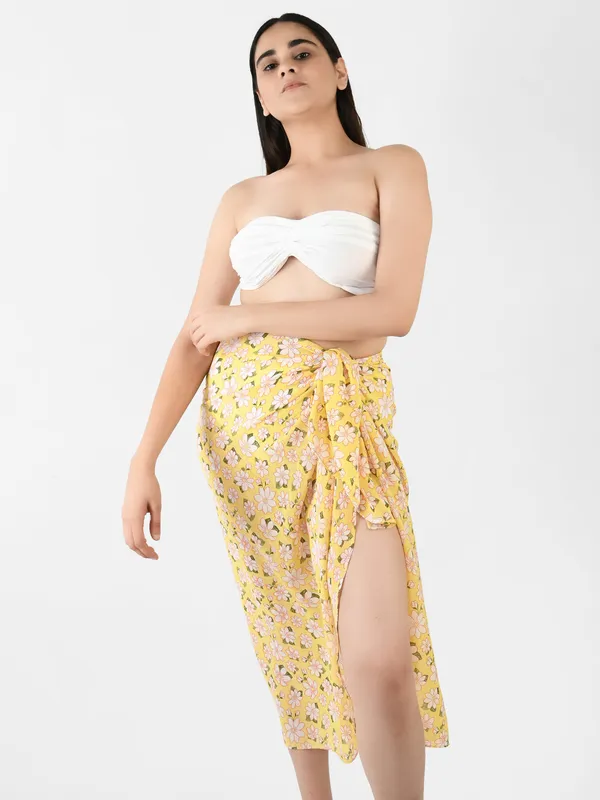 Yellow_Floral_Printed_Long_Sarong_for_Women