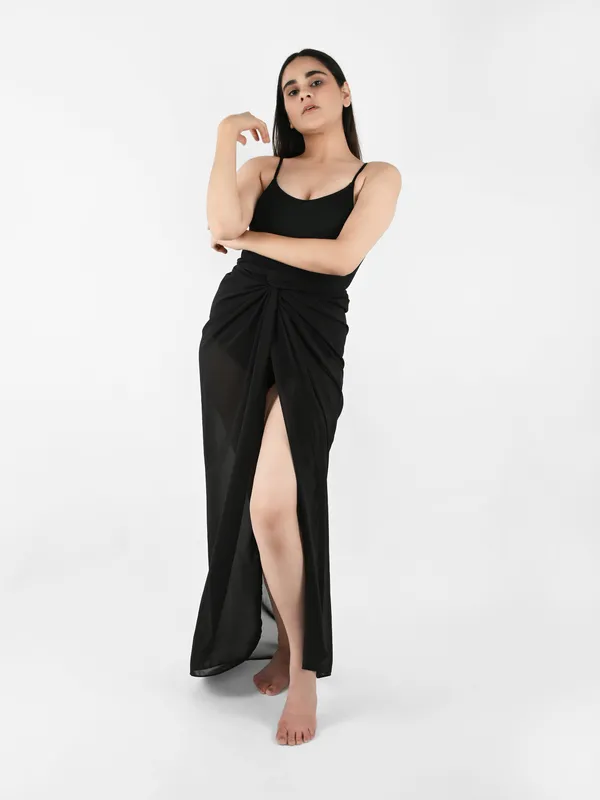 Black_Solid_Long_Sarong_for_Women