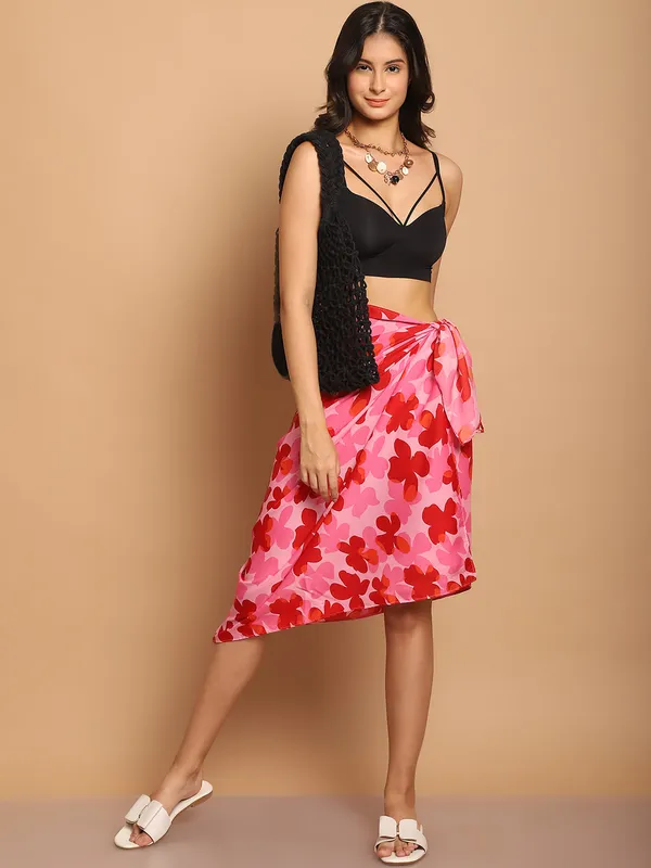 Pink_&_Red_Floral_Printed_Sarong_for_Women