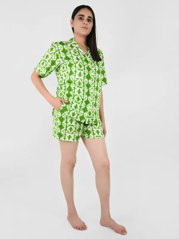 Green_Geometric_Printed_Loungewear_Set_for_Women